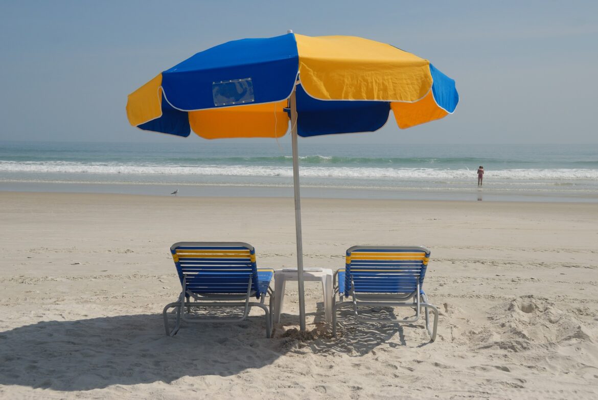beach-chairs-g1ce203c37_1920