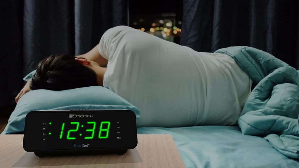 Emerson SmartSet Alarm Clock Radio 