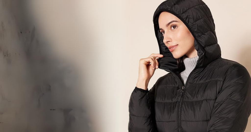 Amazon Essentials Women's Lightweight Water-Resistant Hooded Puffer Coat (Available in Plus Size)